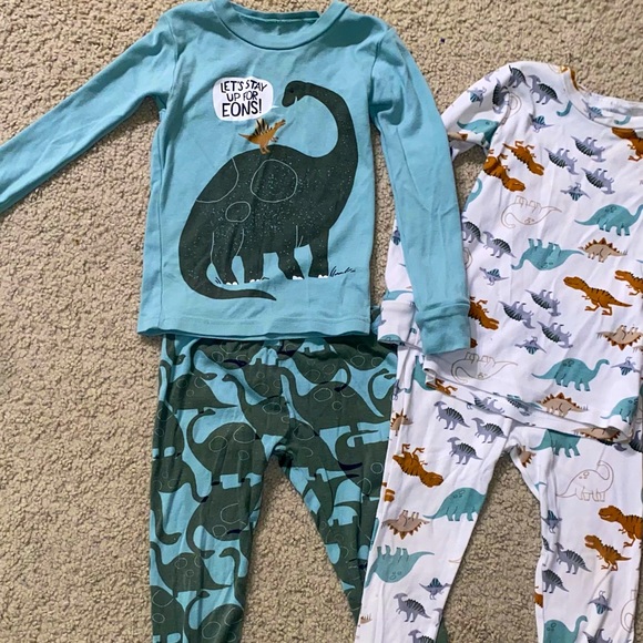 CARTER’S BOY PAJAMAS - Picture 3 of 6